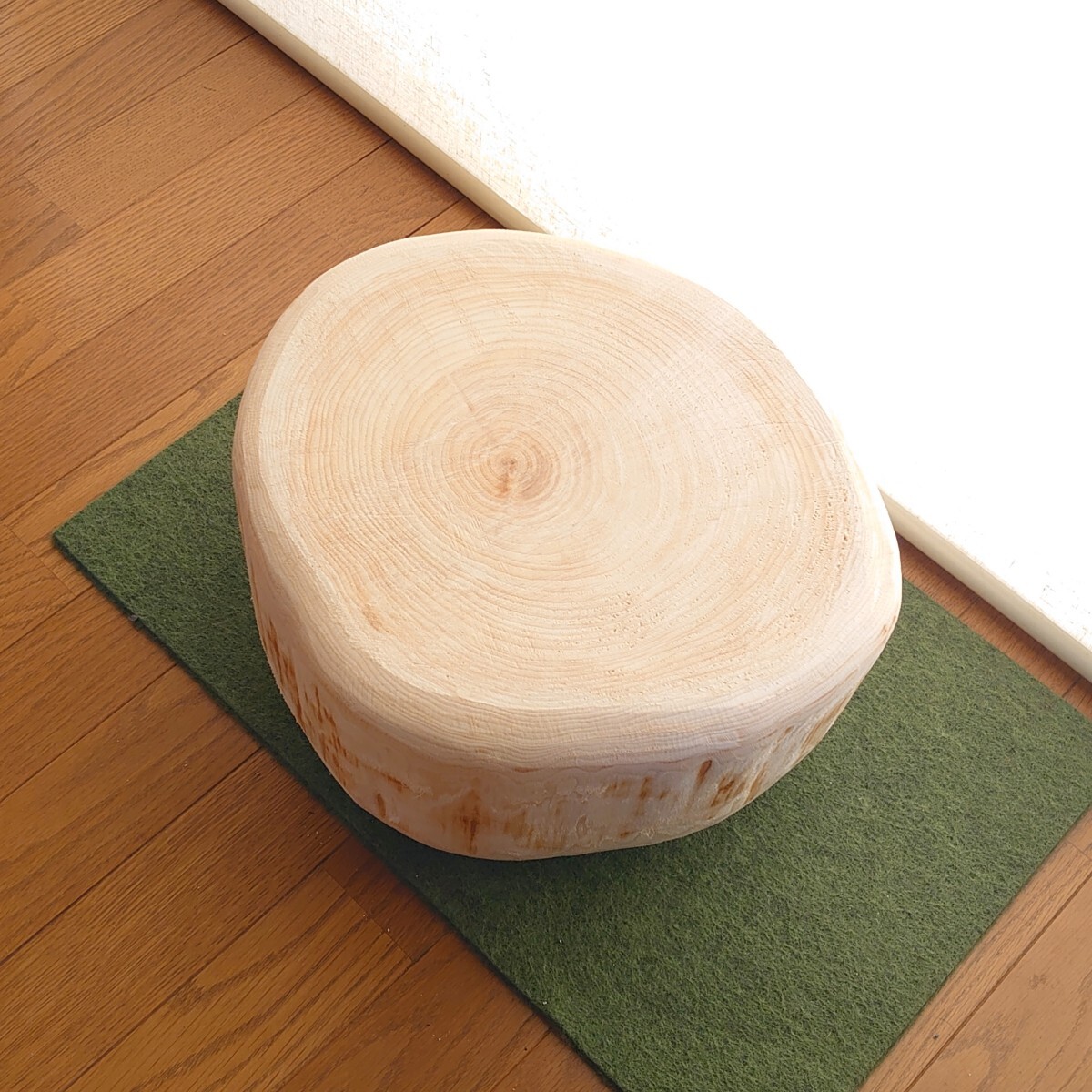 ひのき丸太サイドテーブル・ワイド・無垢無塗装・オーガニック・天然アロマウッドの画像5
