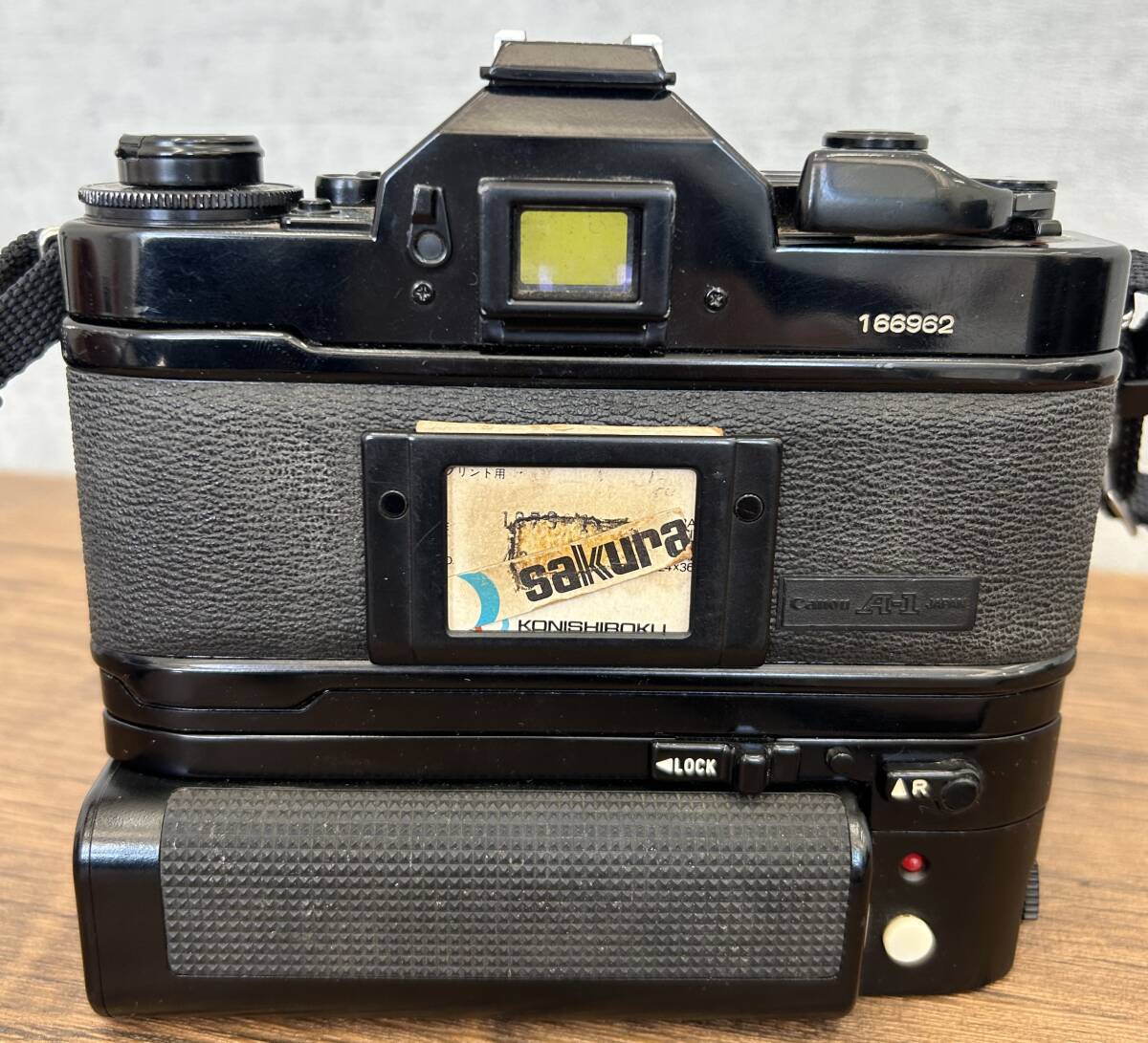 #6149 【レア・希少】CANON A-1 ボディ モータードライブ付 キヤノン レンズ付 動作未確認 ストラップ付 一眼レフ カメラ フィルムカメラ_画像2