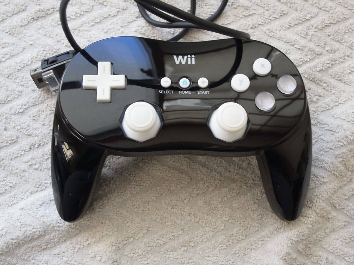 Wii クラシックコントローラープロ ブラック X ホワイト 動品_画像1