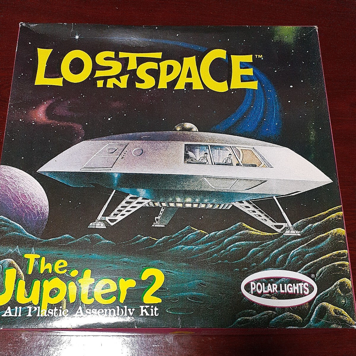 Lost in SpaceクラシックJupiter 2　　　　　　プラスチックモデルアセンブリキット_画像1