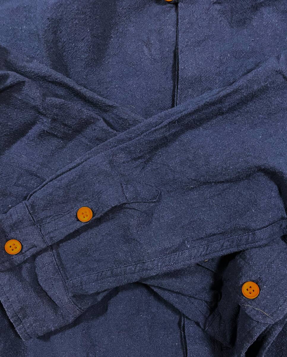 E-1242 本場アメカジ輸入古着シャツ REVETH ネイビーの長袖バンドカラー隠れボタンデザインシャツ 腕捲りボタン付き L (US-FIT) の画像5