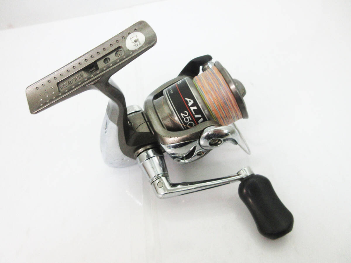 F9604【リール】スピニングリール アリビオ ALIVIO 2500★SHIMANO シマノ★釣り具 釣具 フィッシングリール★中古★_画像2