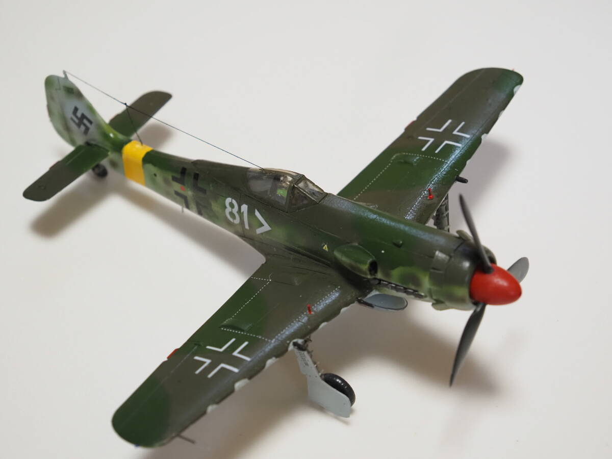 ■完成品　1/48　レベルドイツ　ドイツ空軍　フォッケウルフFw190Ｄ-11戦闘機　「ヴァイス81」_画像9