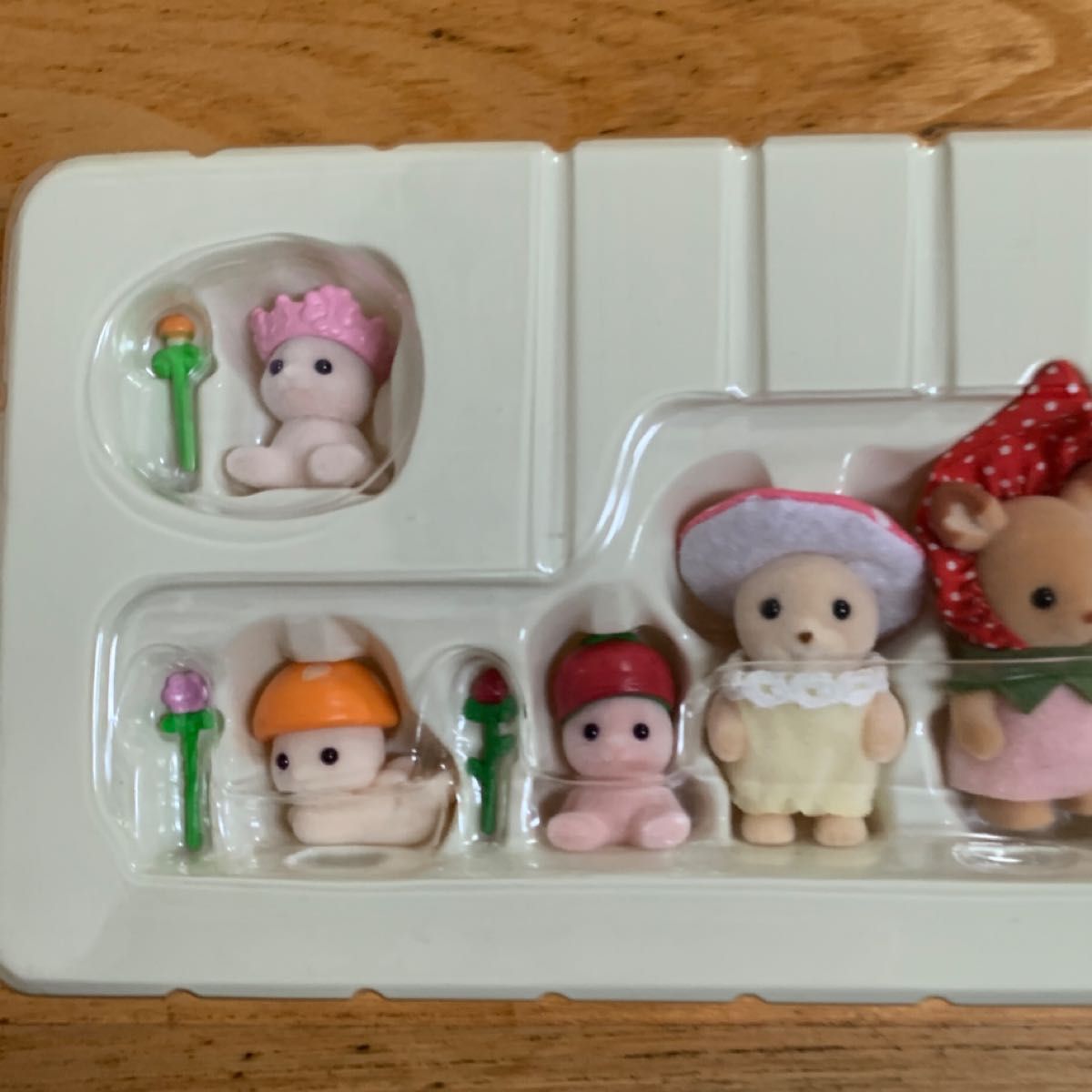 新品 トイザらス限定品 シルバニア 妖精さんのひみつの木ギフト