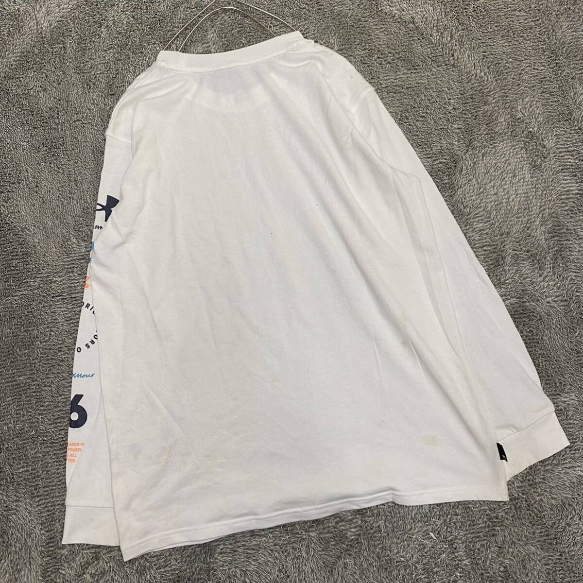 UNDER ARMOUR アンダーアーマー 長袖Tシャツ 長袖カットソー ロンT サイズL ホワイト 白 メンズ トップス 最落なし （K17）_画像2