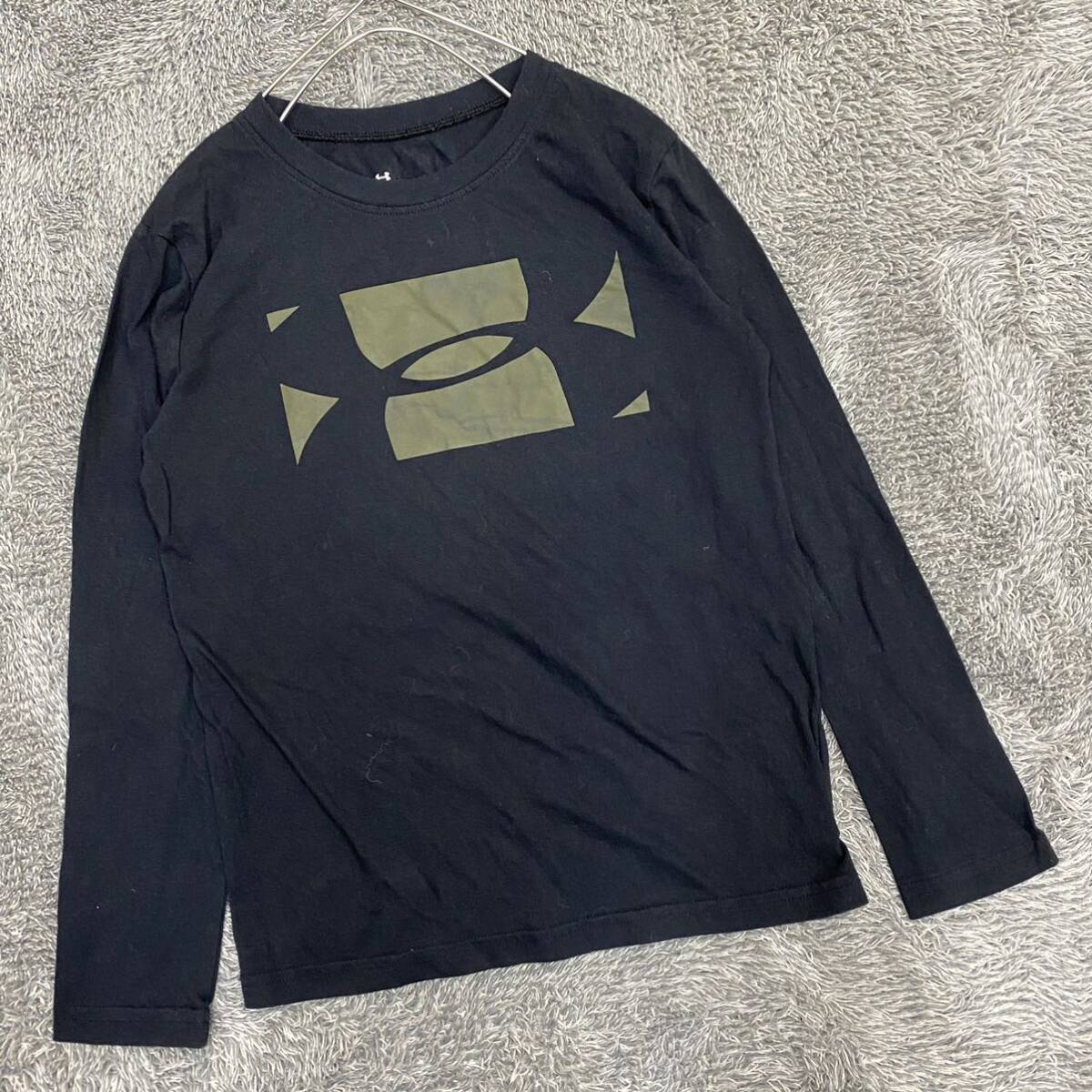 UNDERARMOUR アンダーアーマー 長袖Tシャツ 長袖カットソー ロンT ブラック 黒 キッズ 子供服 トップス 最落なし （Y17）_画像1