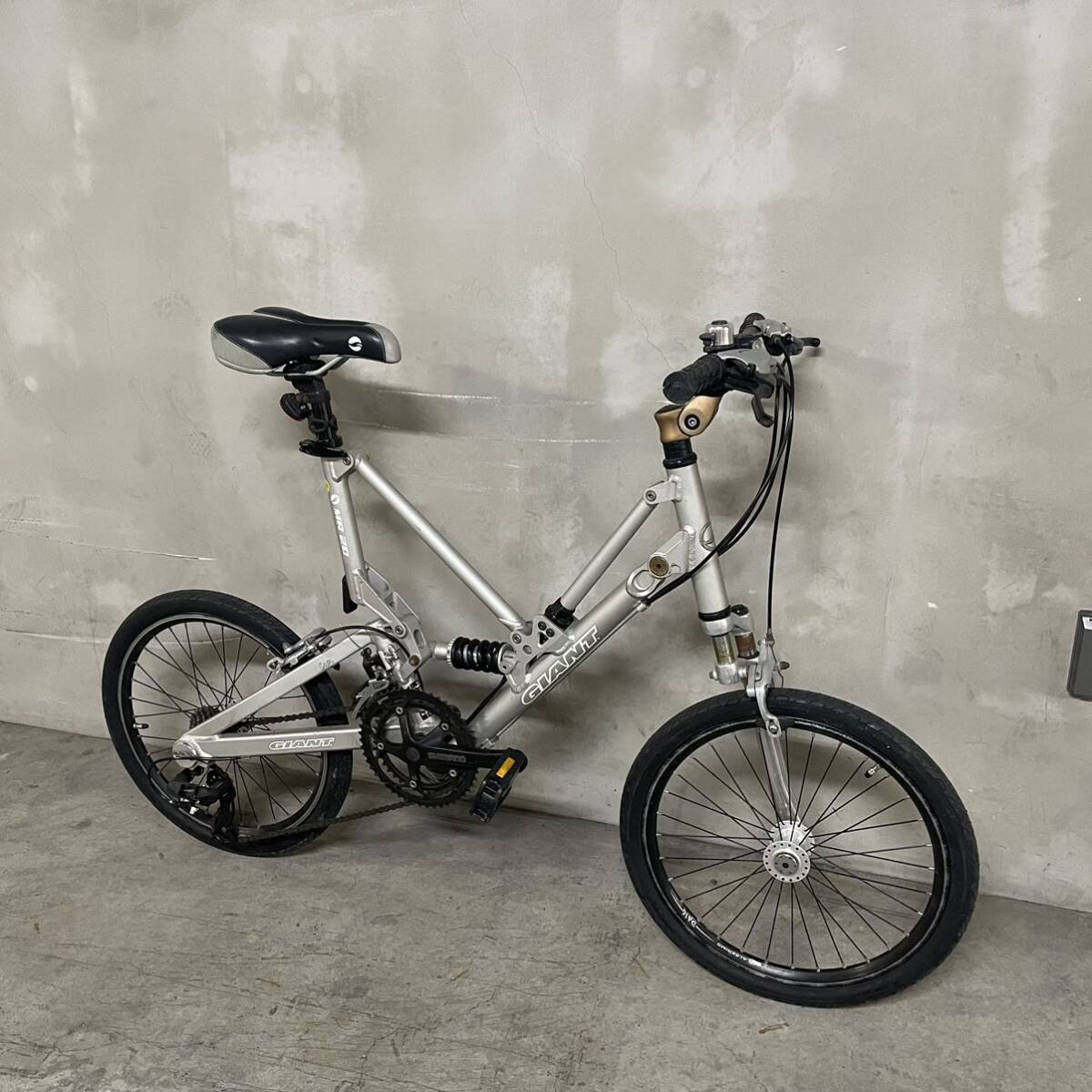 【激レア】GIANT MR20 ジャイアント 折り畳み自転車 ミニベロ 片持ちアーム レフティ の画像1