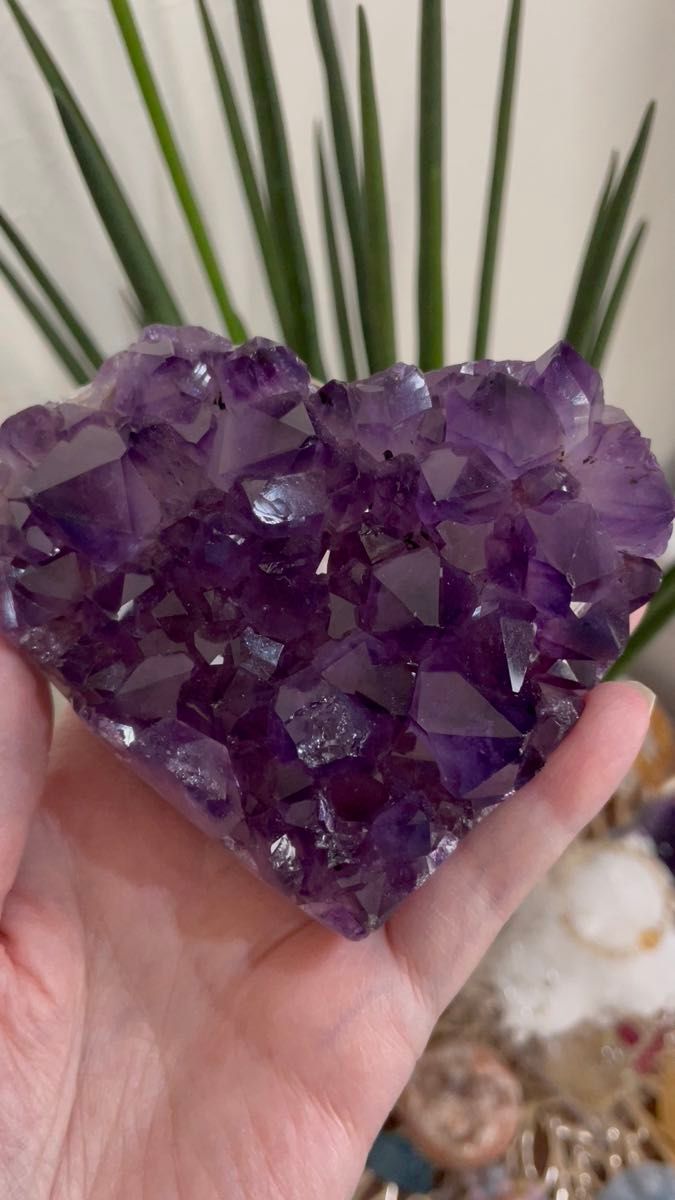 ◇紫水晶 アメジストクラスター原石 ハート 母岩無し