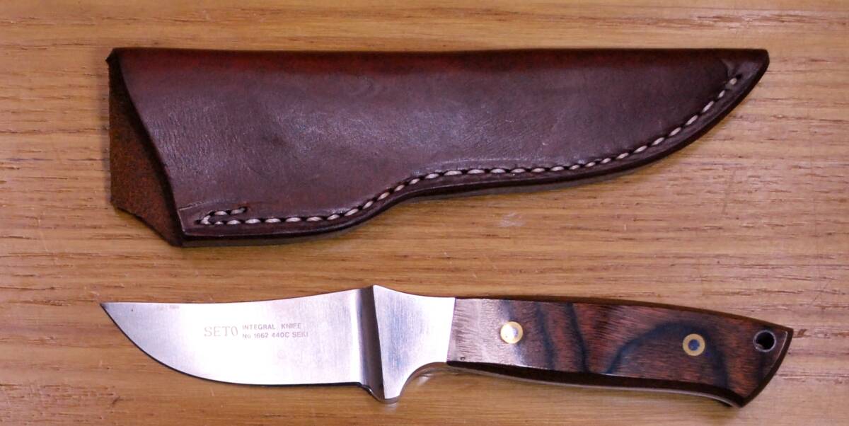 No.IK-9 Ｈunting　Ｋnife　Stainless Steel 440-C Blade :75mm・Overall length;:20cm・革ケース付
