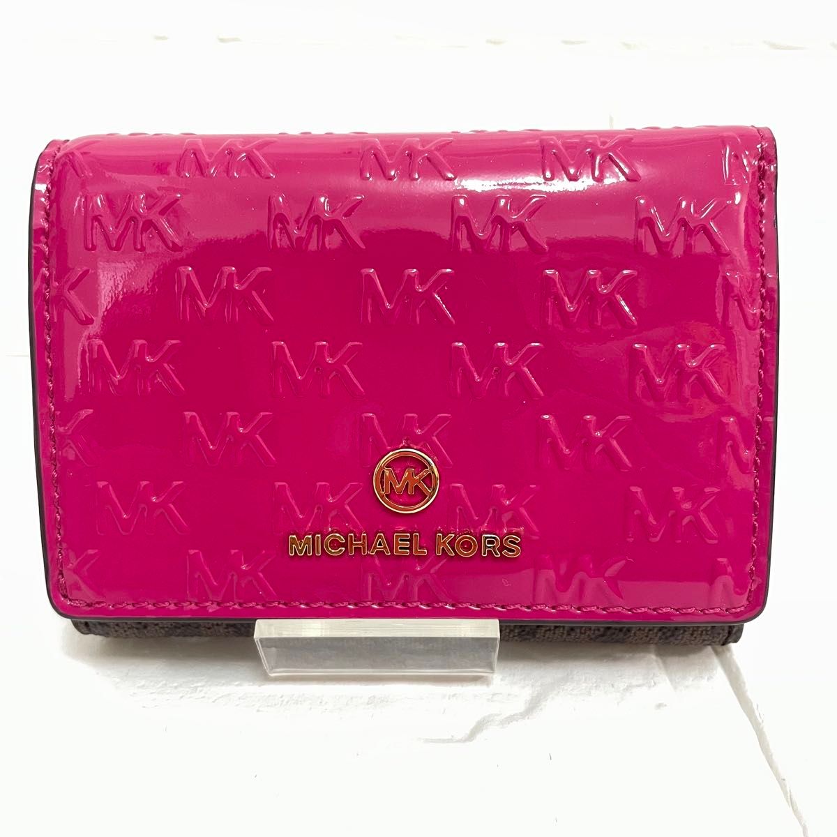美品】MICHAEL KORS 三つ折りがま口財布 シグネチャー 希少 美品】MICHAEL KORS 三つ折りがま口財布 シグネチャー 希少