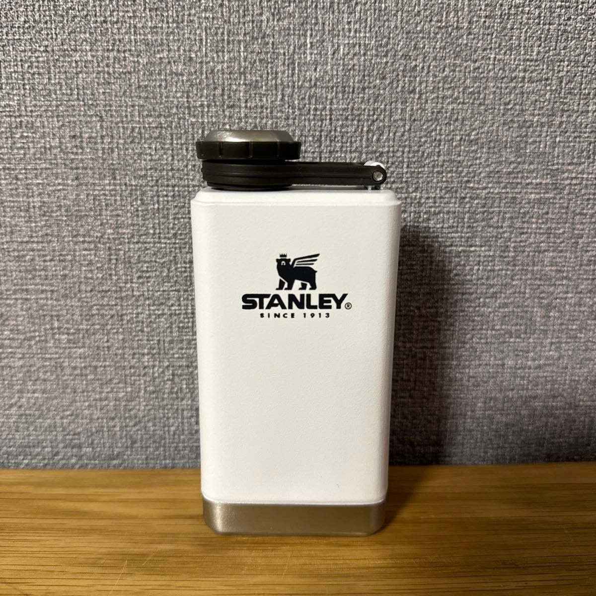 【新品未使用】スタンレー STANLEY SSフラスコ 0.14L ホワイト  [スキットル]