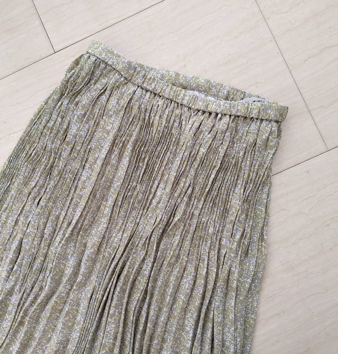  have on little Natural Beauty Basic long height skirt size M