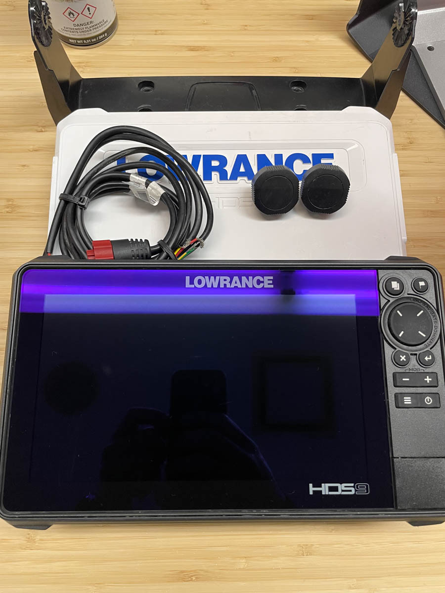 美中古 即日出荷１台のみ 日本語 ジオフェンスなし LOWRANCE ローランス HDS LIVE 9 振動子オプション （検索 pro 12 3in1 ゴーストの画像3