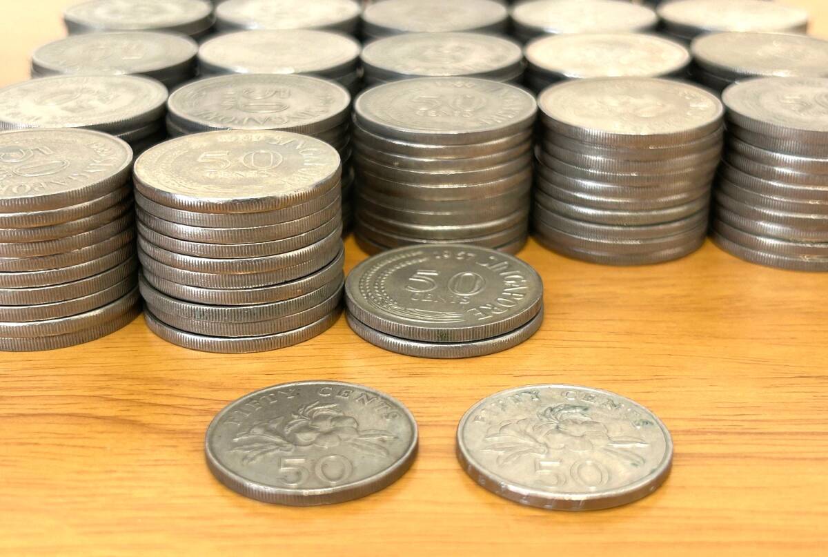 1880　シンガポール 硬貨　大量　おまとめ　1ドル／80枚　50セント／224枚　重量 3426g_画像7