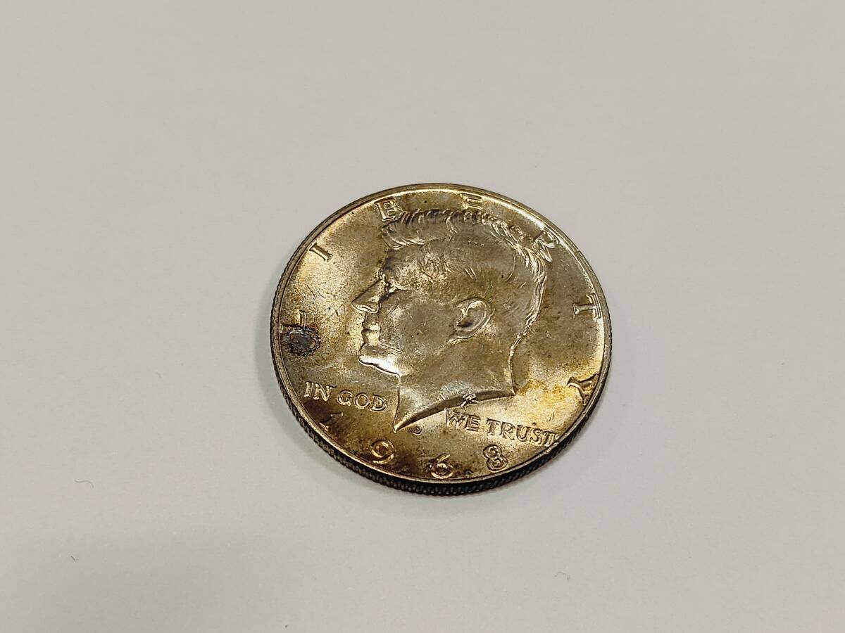 アメリカ ケネディ ハーフラダー 硬貨 1968年 外国コイン の画像1