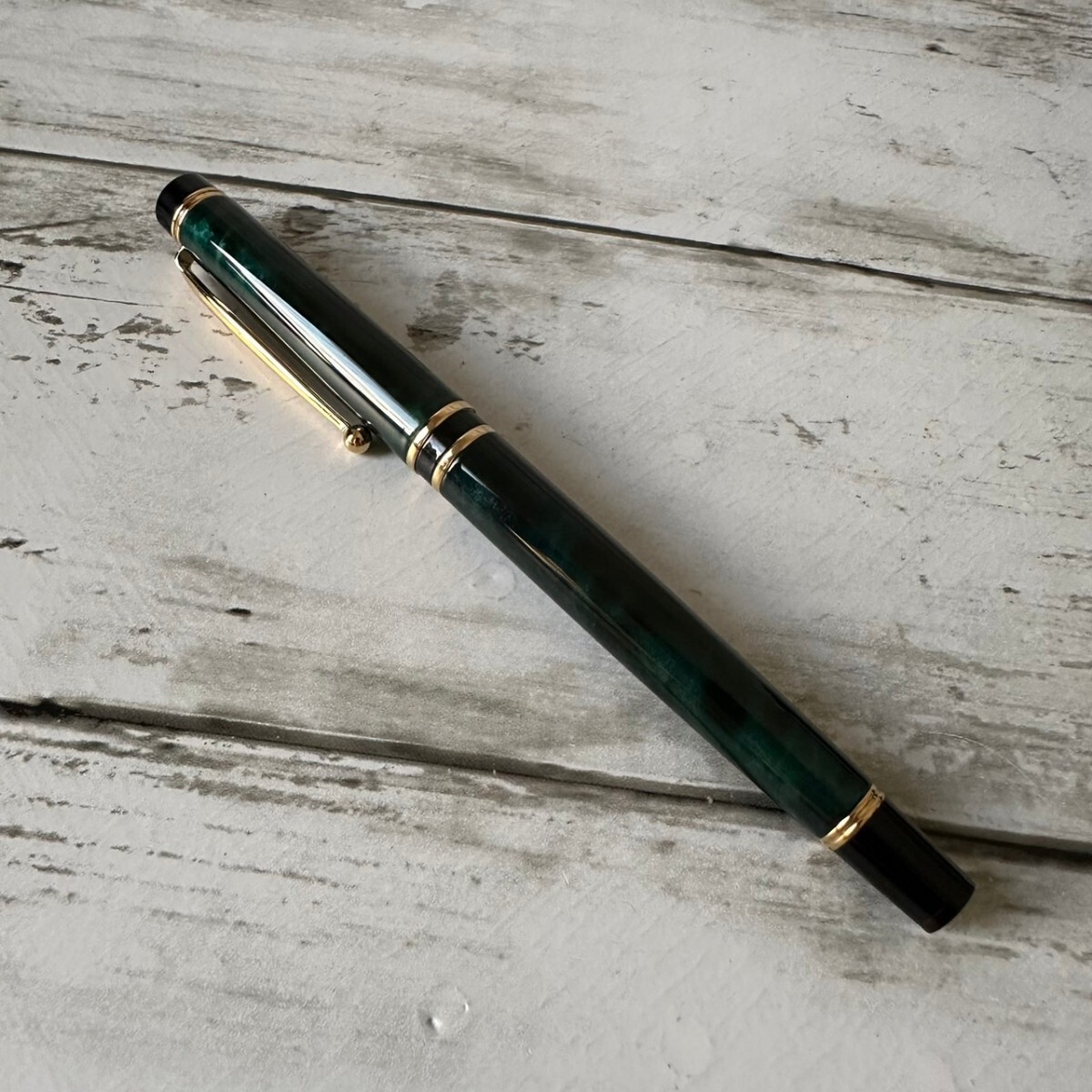 美品 PILOT パイロット 万年筆 ボールペン Z-CR-GN 箱付き 美品 PILOT パイロット 万年筆 ボールペン Z-CR-GN 箱付き