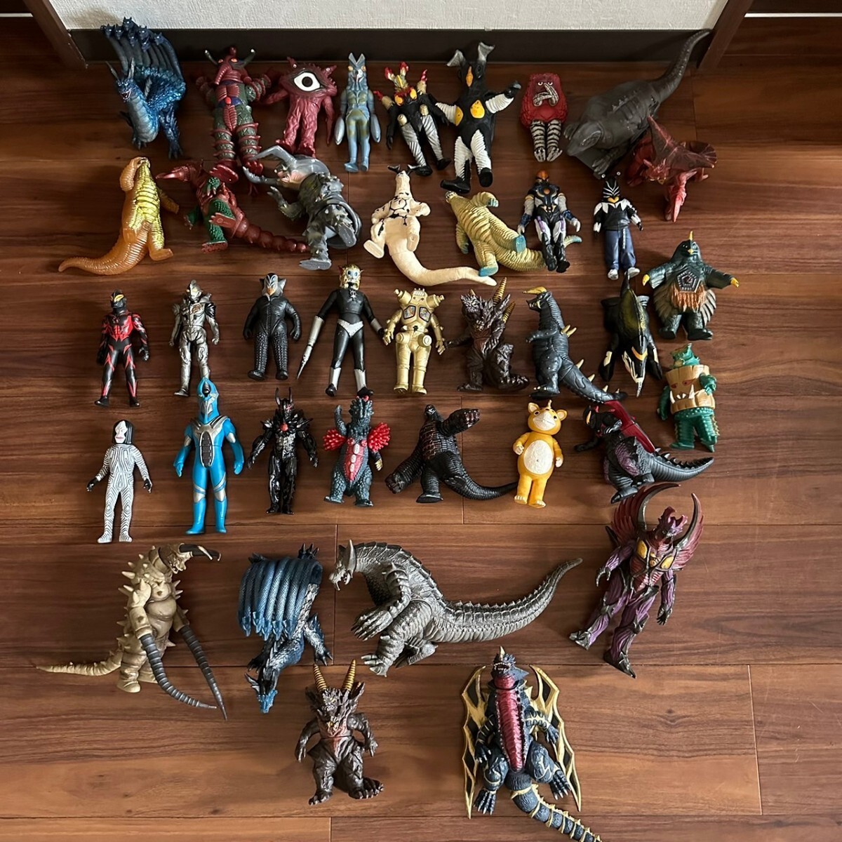 Yahoo!オークション - ウルトラマン まとめ売り ソフビ 変身 Yahoo!オークション - ウルトラマン まとめ売り ソフビ 変身