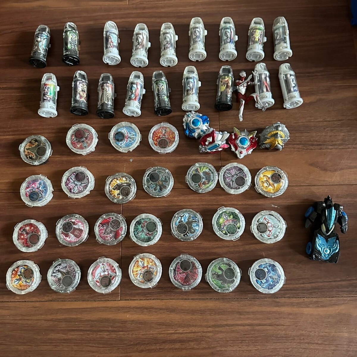 Yahoo!オークション - ウルトラマン まとめ売り ソフビ 変身 Yahoo!オークション - ウルトラマン まとめ売り ソフビ 変身