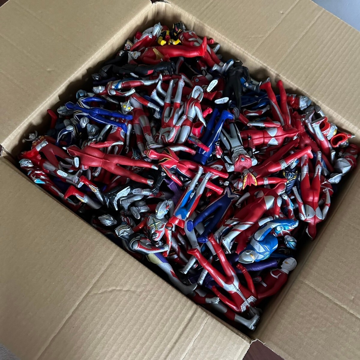 Yahoo!オークション - ウルトラマン まとめ売り ソフビ 変身 Yahoo!オークション - ウルトラマン まとめ売り ソフビ 変身