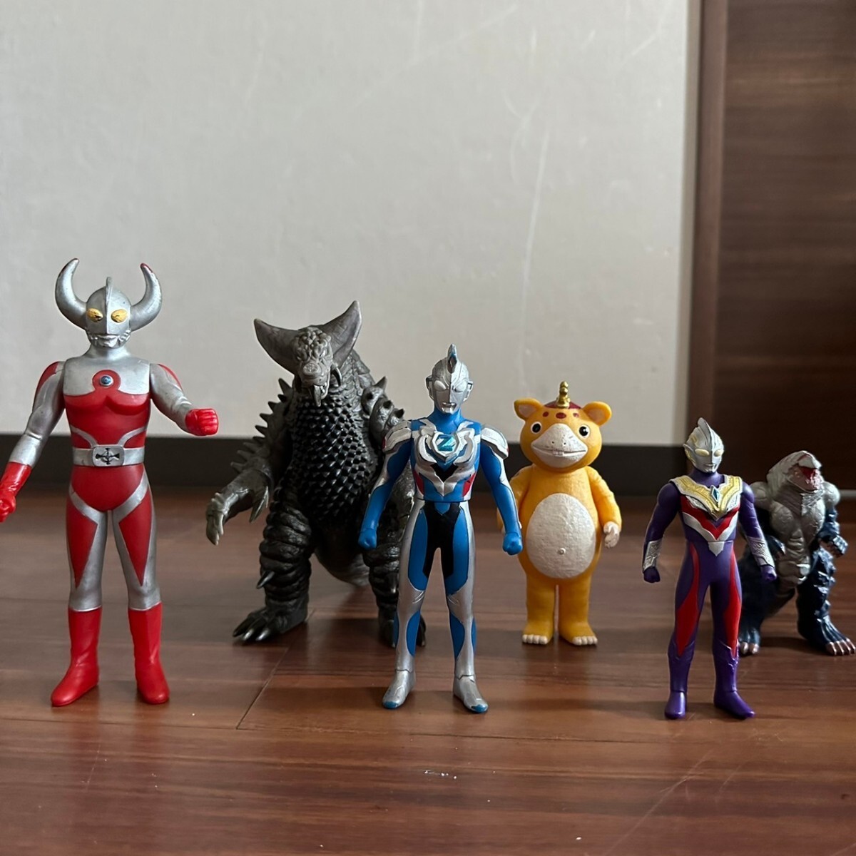 ウルトラマン まとめ売り ソフビ 変身セット ジャンク 怪獣 指人形 大量セット　レア