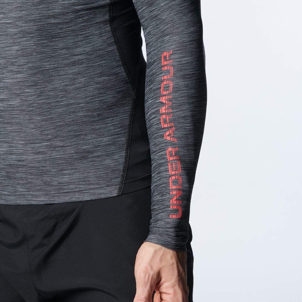 ●送料390円可能商品 アンダーアーマー UNDER ARMOUR HEATGEAR 吸汗速乾 長袖 コンプレッション シャツ [13783520351N-L] 三 弐★QWER_画像4