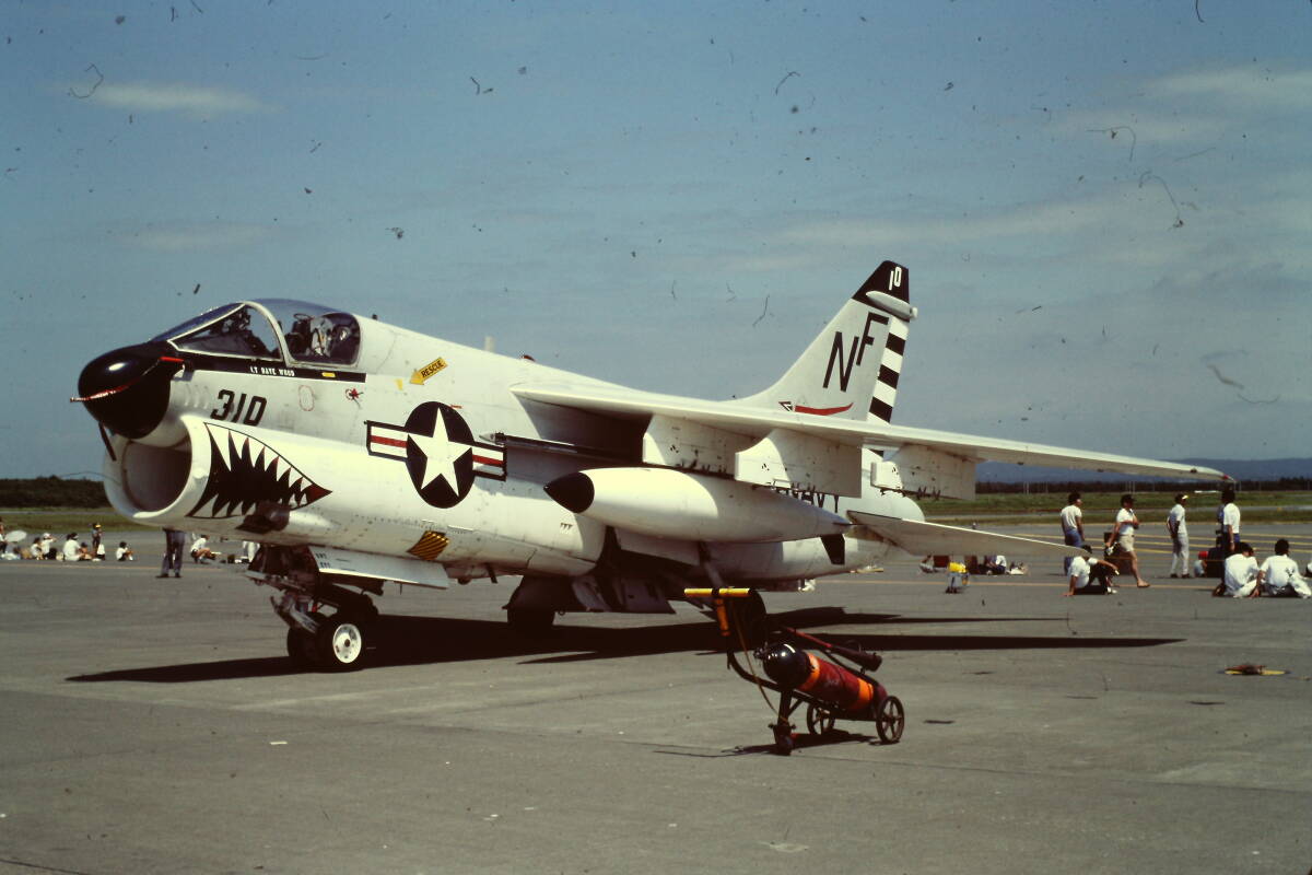 (1f403)734 写真 古写真 飛行機 飛行機写真 航空自衛隊 F-86F F-4ファントム 他 1982 千歳 フィルム ポジ まとめて 20コマ スライドの画像9