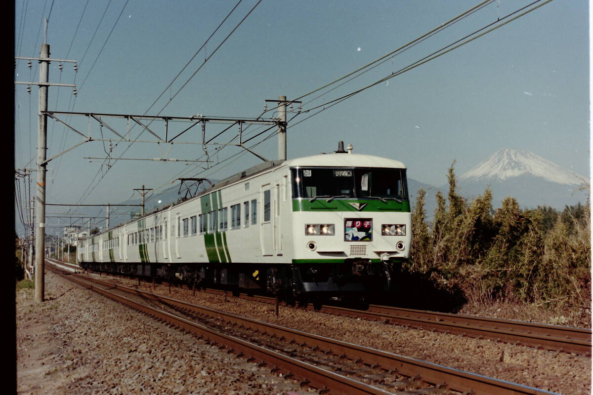 (B23)760 photograph old photograph railroad railroad photograph EF58122. seat . row car Fuji is ... Sakura ... other film nega together 1 four-frame 