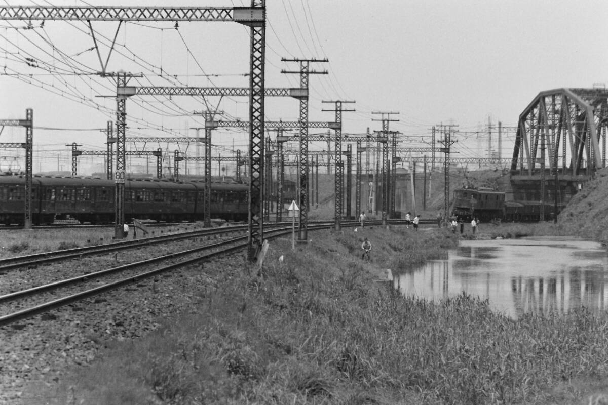 (B23)604 photograph old photograph railroad railroad photograph Showa era 36 year about film deformation white black nega together 6 koma 