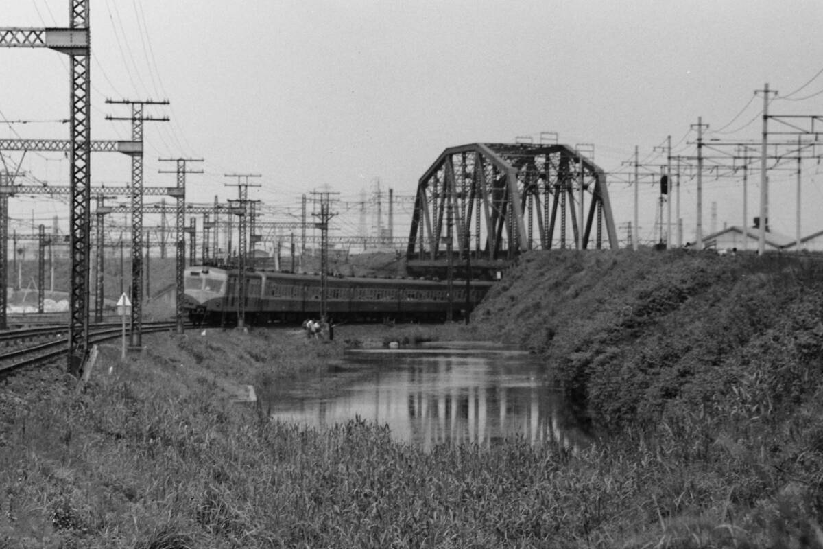 (B23)604 photograph old photograph railroad railroad photograph Showa era 36 year about film deformation white black nega together 6 koma 