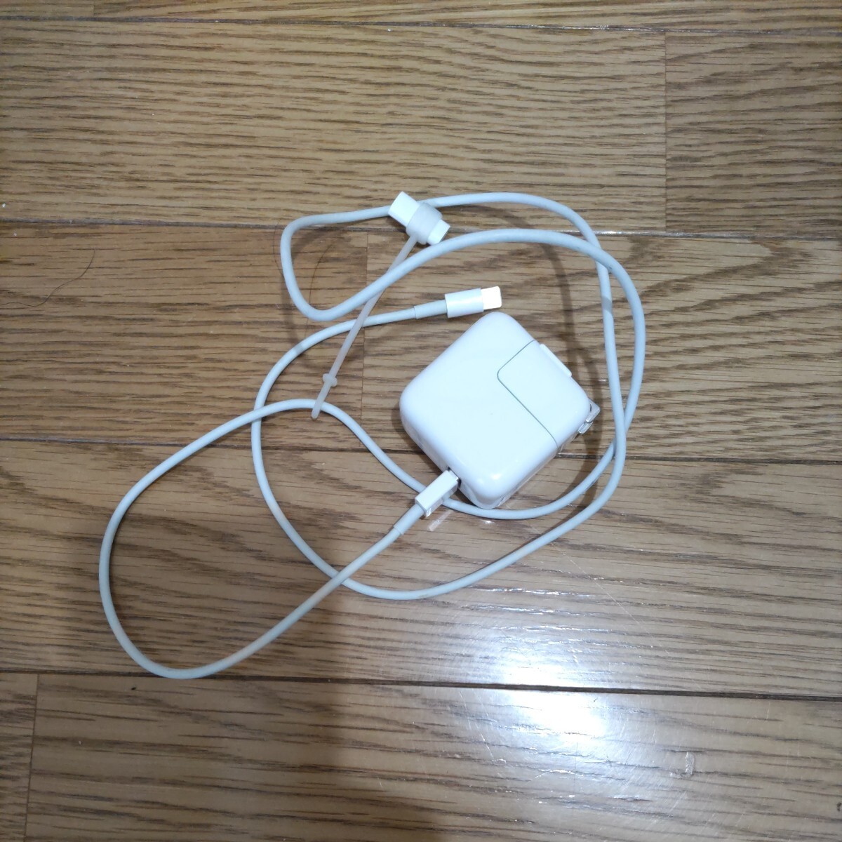 美麗 ペン付 ipad mini4 256GB ペンシル 電源コード 革カバーケ 美麗 ペン付 ipad mini4 256GB ペンシル 電源コード 革カバーケ
