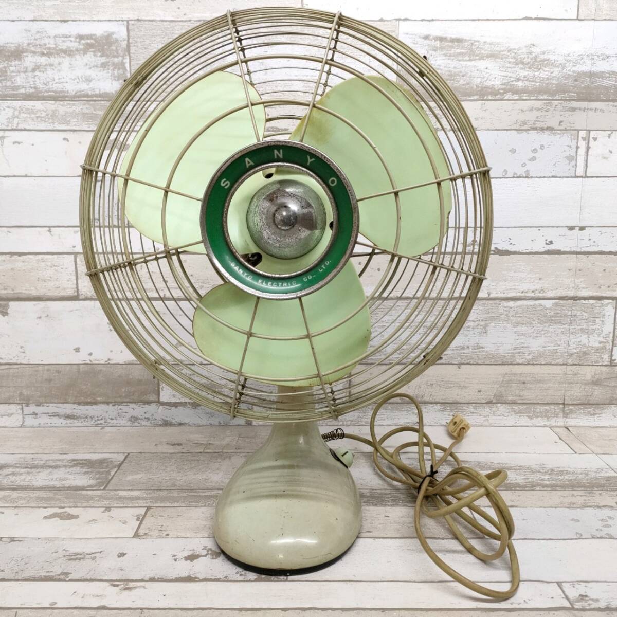 当時物 SANYO サンヨー 扇風機 30cm 3枚羽根 ビンテージ 卓上扇 ELECTRIC FAN アンティーク 昭和レトロの画像2