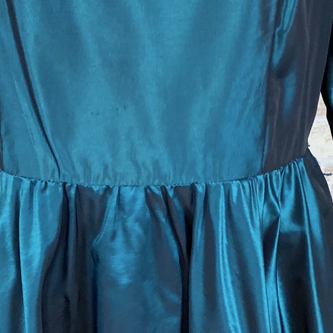 1円 ドレス LUIS ESTEVEZ ワンピース 13AR大きめサイズ 緑サテン系光沢 肩パット カラードレス キャバドレ 発表会 中古１９１８_画像9
