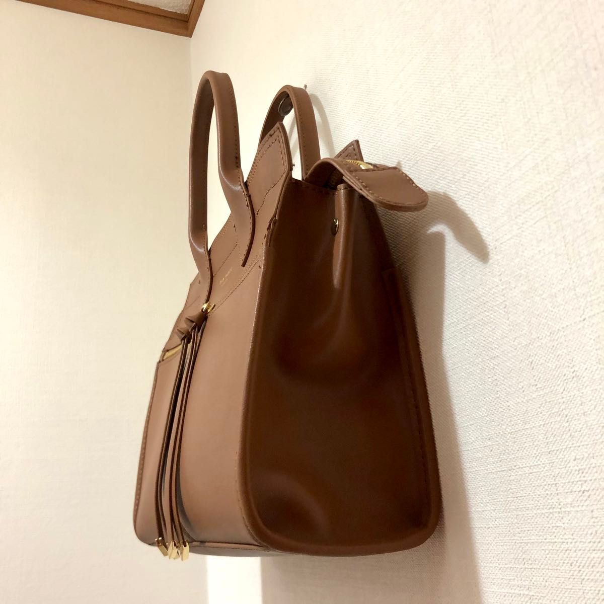 ★新品・タグ付き★英国　TED BAKER　テッドベーカー　レザートートバッグ　ゴールドジップ　フリンジ　ブラウン　茶