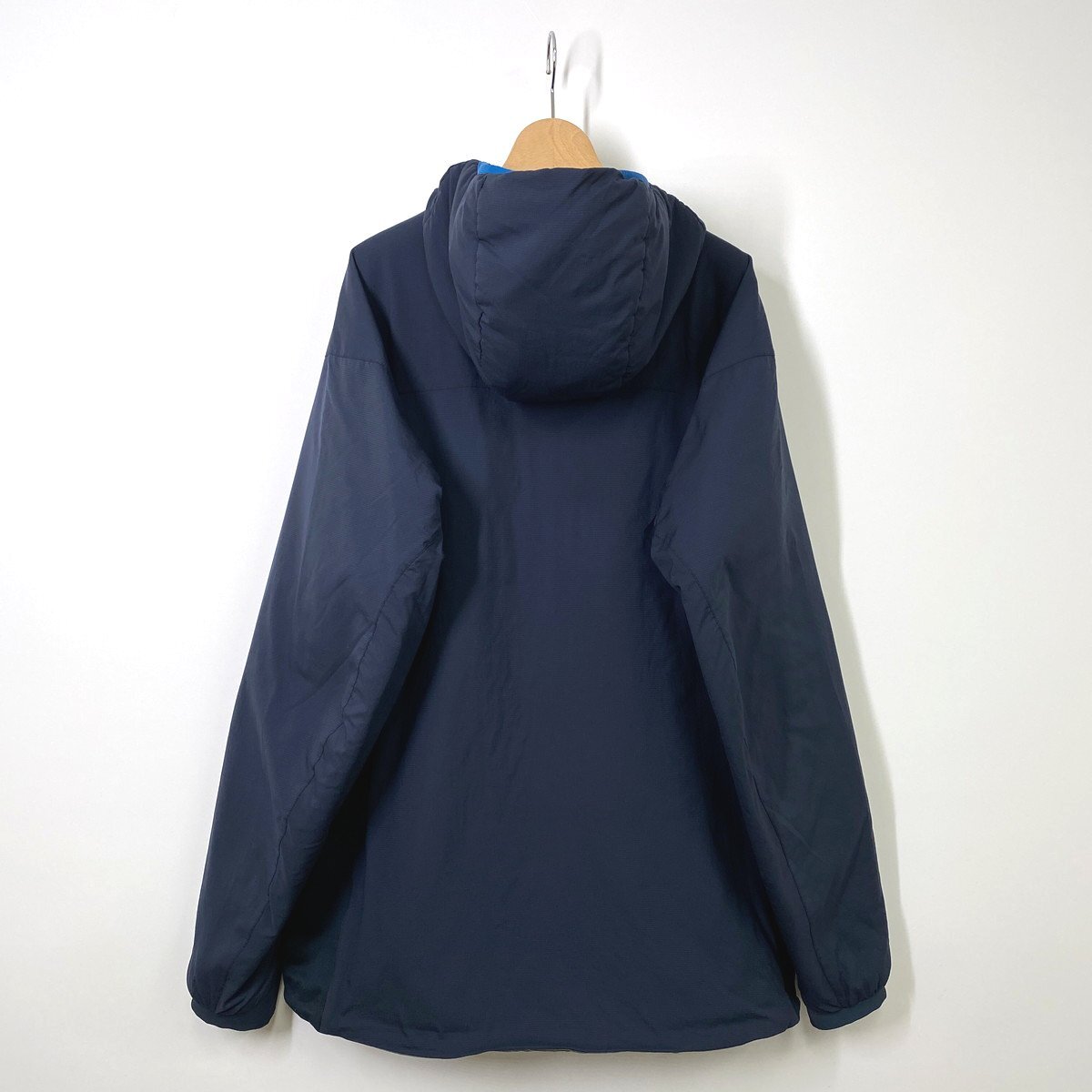 【美品 国内正規品】ARC'TERYX アークテリクス ATOM LT HOODY アトムSL フーディ XL ネイビー 紺 中綿ジャケット ミッドレイヤー_画像2