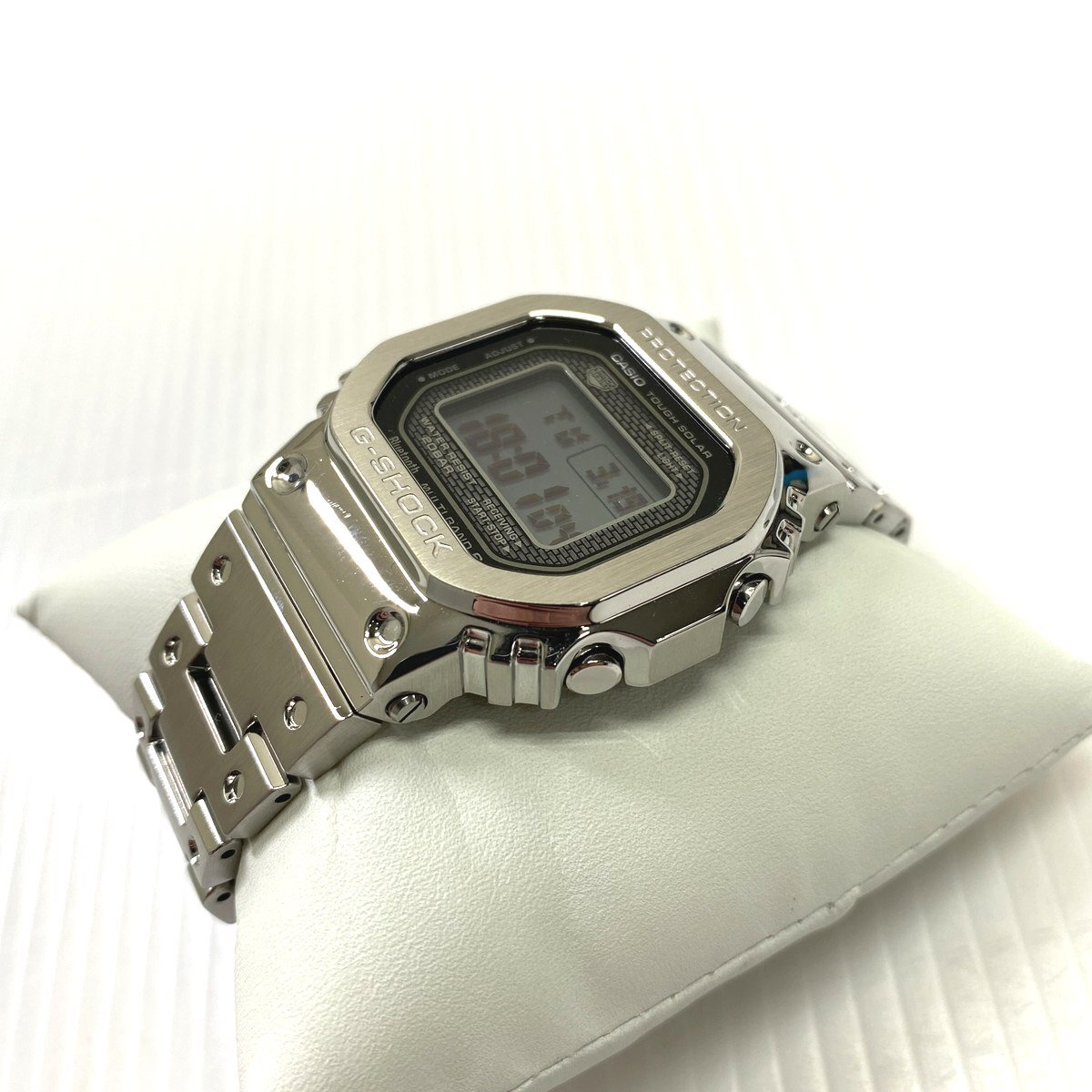 【美品】CASIO G-SHOCK GMW-B5000 フルメタル ソーラー充電 シルバー デジタル 腕時計 Gショック カシオ_画像3