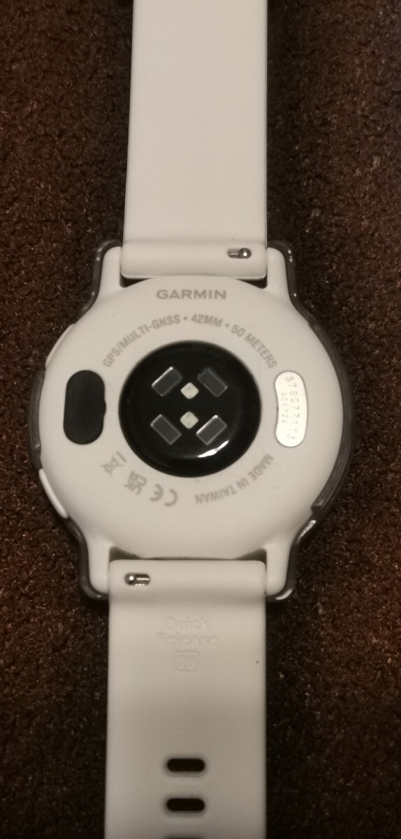 ガーミン vivoactive5(ヴィヴォアクティブ5) ivory/creamgold アイボリー GARMIN フィルム・カバー・キャップ付き_画像3