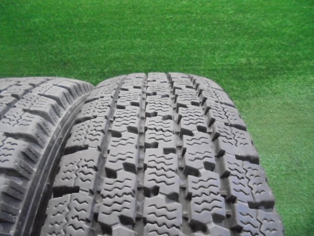 5FC137 BF12)) 送料無料 2021年製 165/80R13 90/88N LT トーヨータイヤ DELVEX 935 13インチスタッドレスタイヤ2本セット_画像3