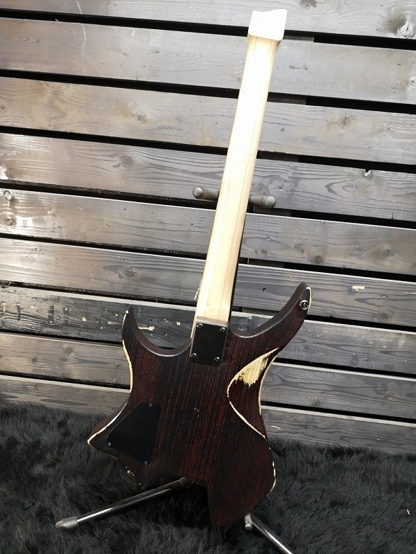 ◆送料半額!!■整備品■下取OK!!★Original 6st Headless Guitar BLACK/RED relic 軽量！ヘッドレス レリック・ギター G1G22128_画像4