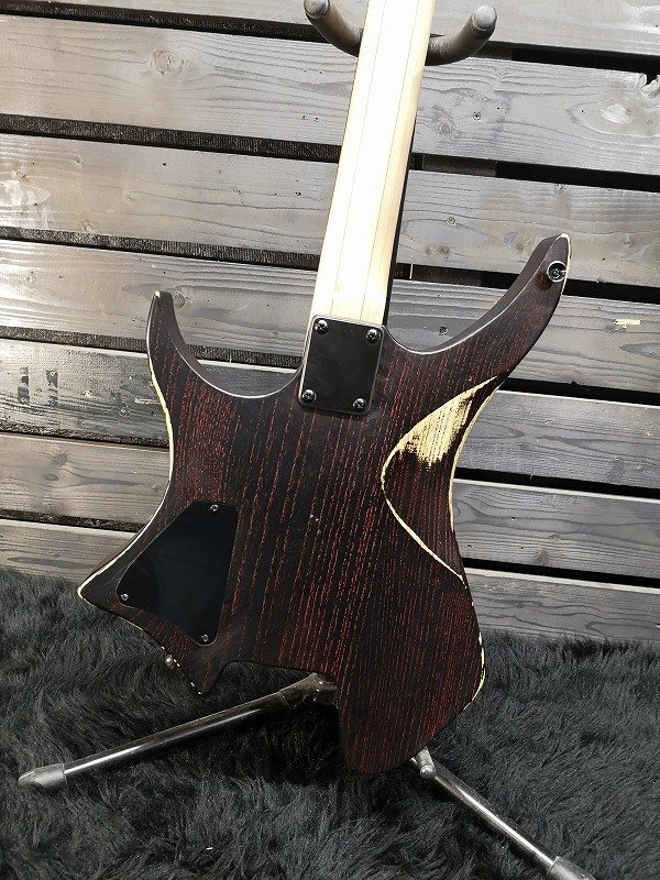 ◆送料半額!!■整備品■下取OK!!★Original 6st Headless Guitar BLACK/RED relic 軽量！ヘッドレス レリック・ギター G1G22128_画像3