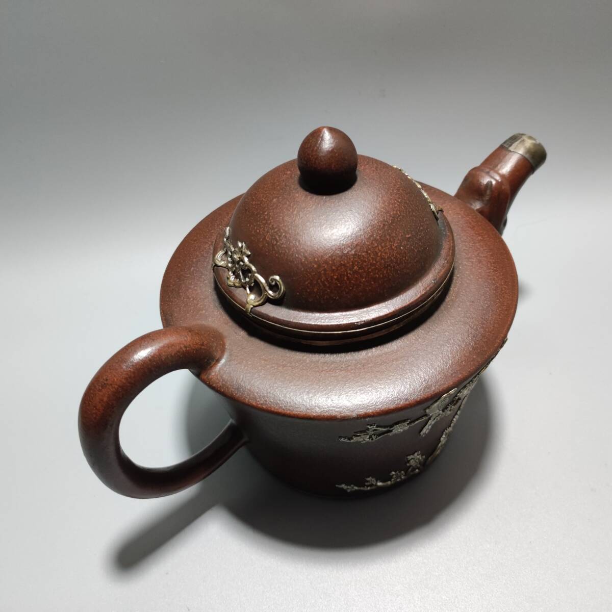 3_VY4519 【惠】SG紫砂壺 茶壺 急須【銀の壺です】 煎茶道具 紫砂 工芸品 陶芸 磁器 置物 收藏品 時代物 中国美術 _画像4