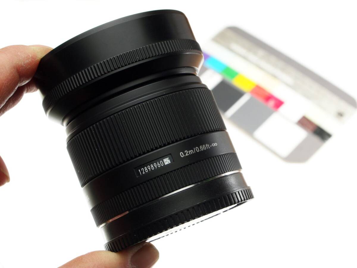 SIGMA 19mm 1:2.8 EX DN ソニー E マウント ミラーレス一眼カメラ専用 高性能広角レンズ 　ゆうパック着払い（60サイズ）発送_フード、レンズ・マウントキャップ付き。