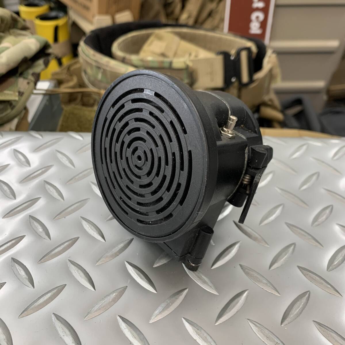 米軍実物 M40/MCU-2 Audiopack Voice Amplifier ガスマスク スピーカー avon msa_画像1