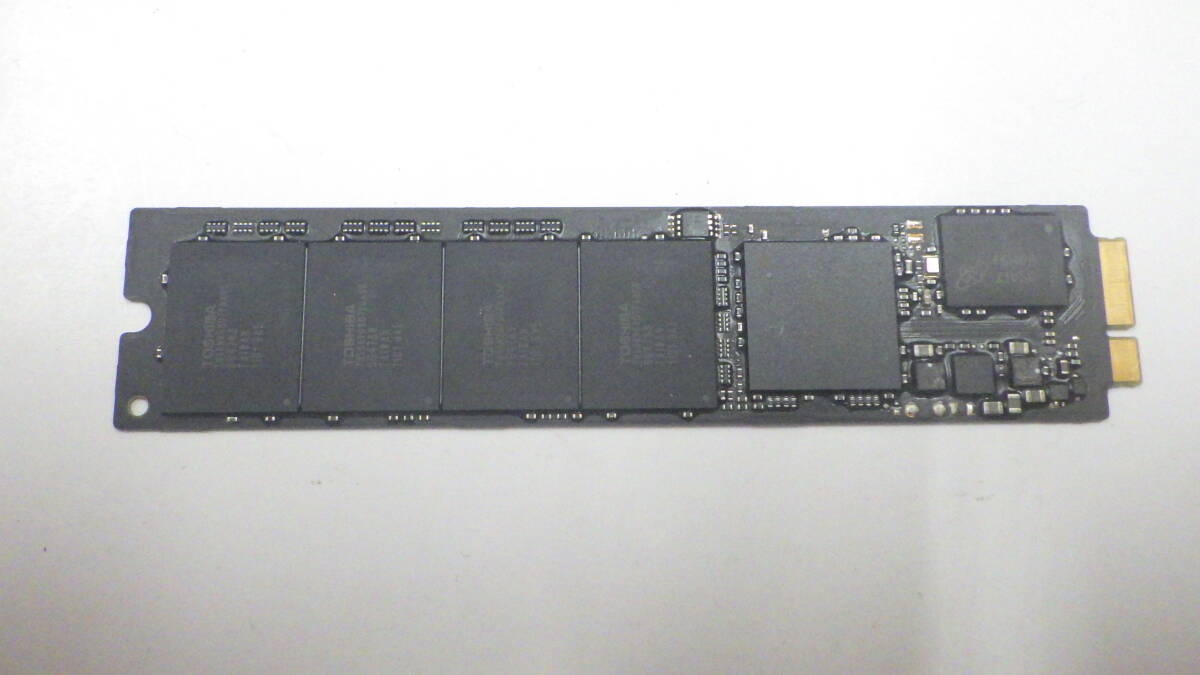 新入荷　TOSHIBA　純正SSD　THNSNC128GMDJ　128GB　APPLE　MacBook Air A1369 A1370 等用　中古動作品_画像2