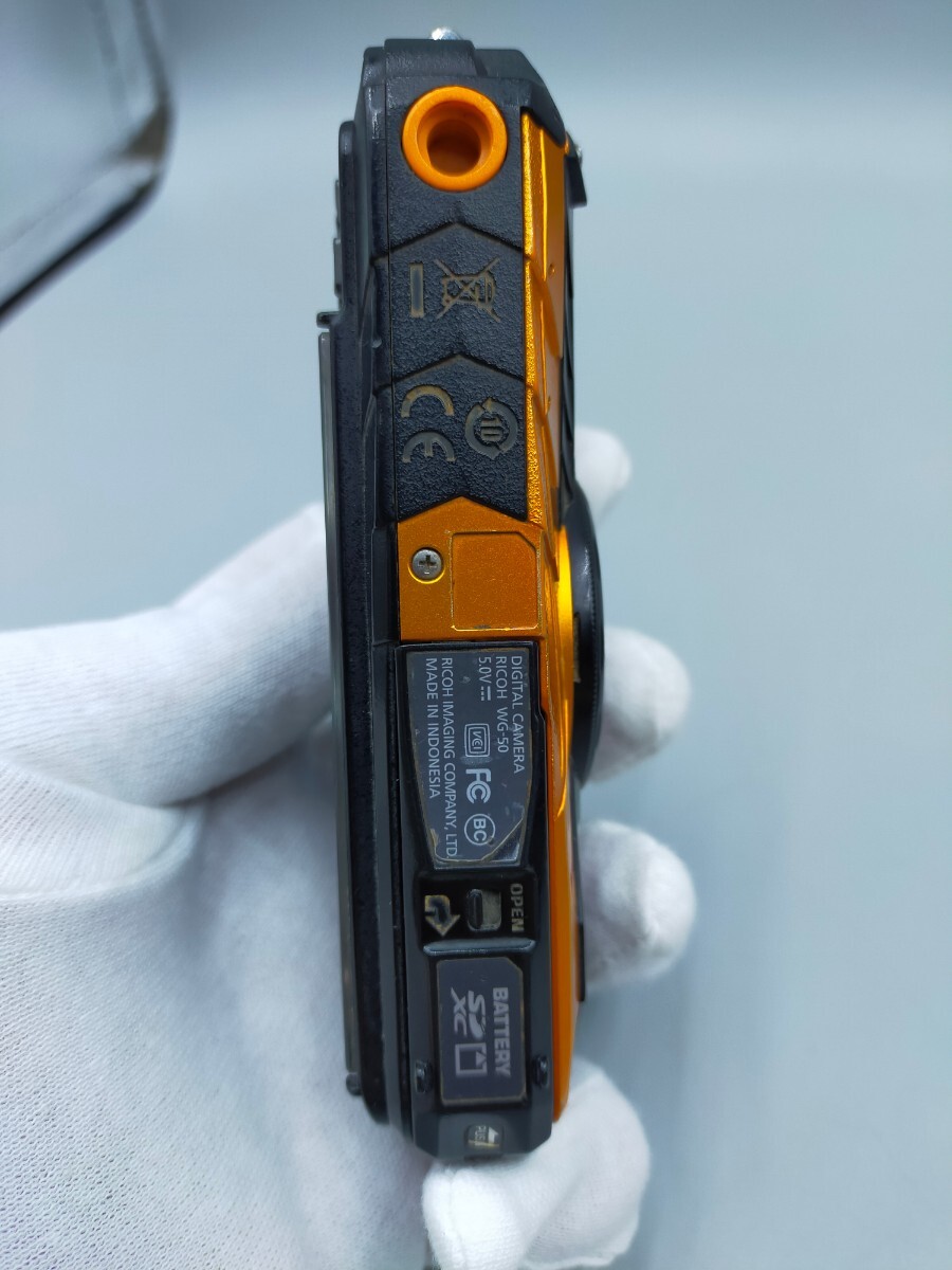 ●RICOH WG-50 オレンジ×ブラック コンパクトデジタルカメラ アウトドアカメラ リコー 防水 本体のみ_画像5