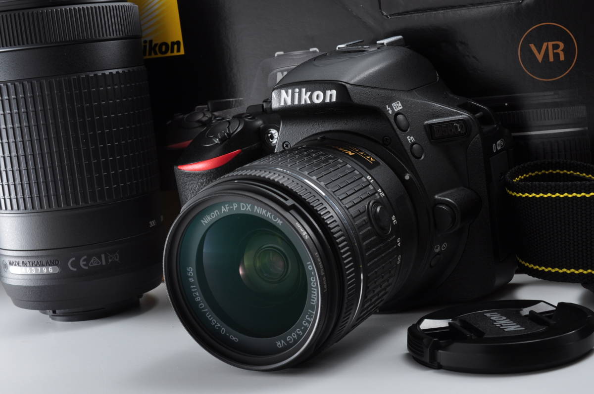 【美品】Nikon ニコン D5600 ダブルズームキット デジタル一眼レフカメラ 元箱付き シャッター数2,134 #0125_画像1