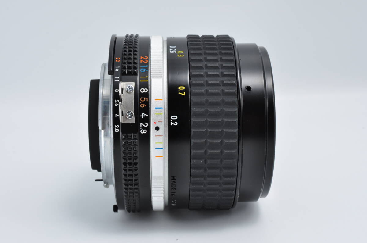 【極上美品】Nikon ニコン Ai-s AIS NIKKOR 28mm F2.8 単焦点レンズ #0152_画像3