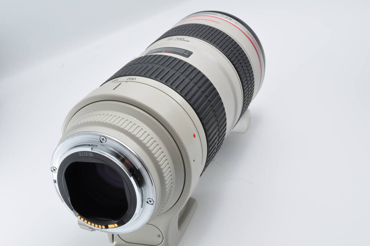 【極上美品】Canon キャノン ZOOM LENS EF 70-200mm F2.8 L ULTRASONIC 望遠ズームレンズ レンズフード付き #0158_画像2