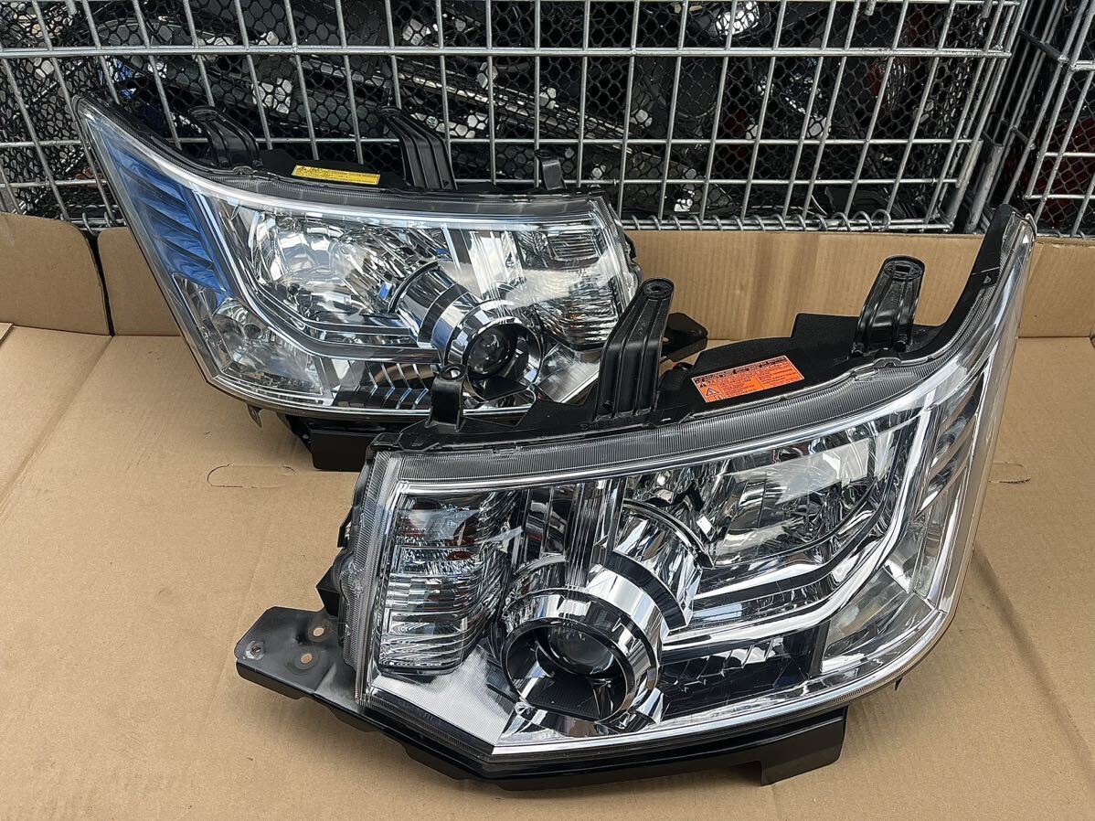 中古三菱デリカD5 CV5W CV2W CV1W純正ヘッドライト, ヘッドランプ 左右セット デリカD5: HID ヘッドライト KOITO 100-87918_画像1