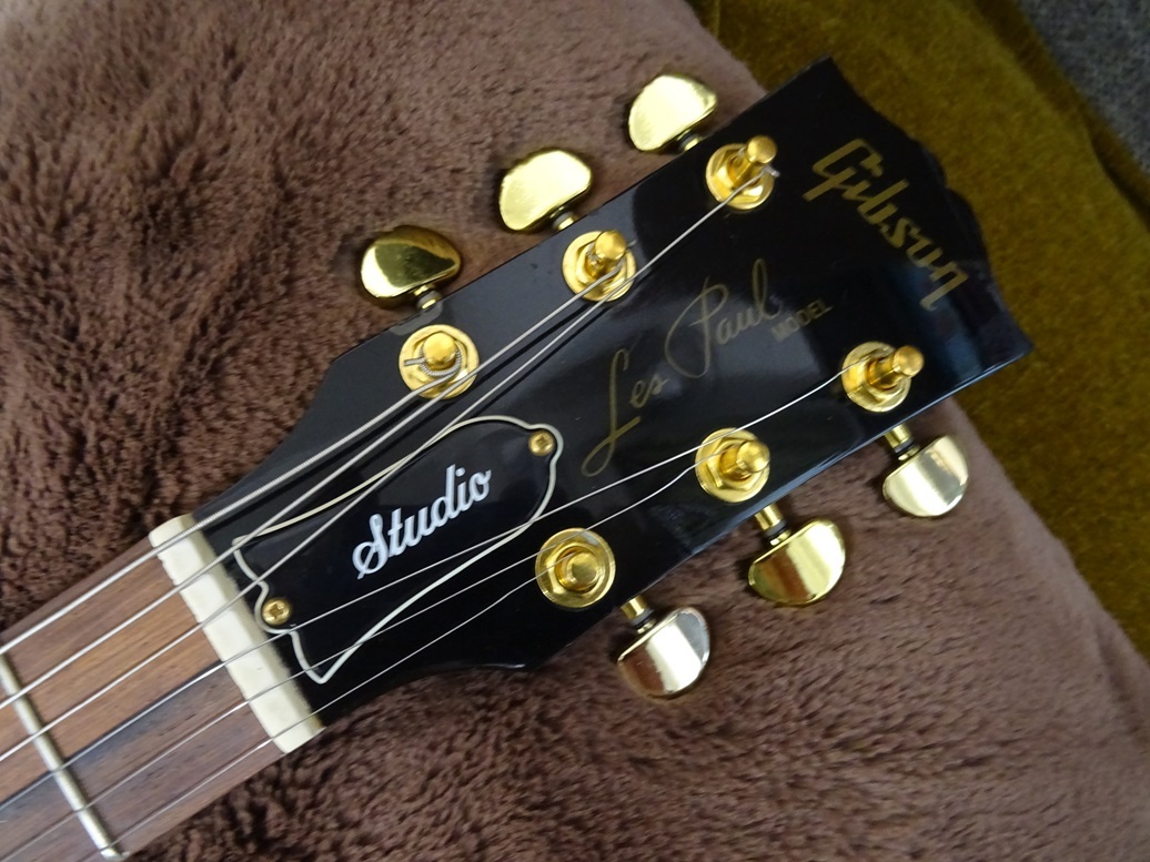 Gibson Les Paul Studio Ebony 2000 with Gold Hardware、ソフトケース付_画像3