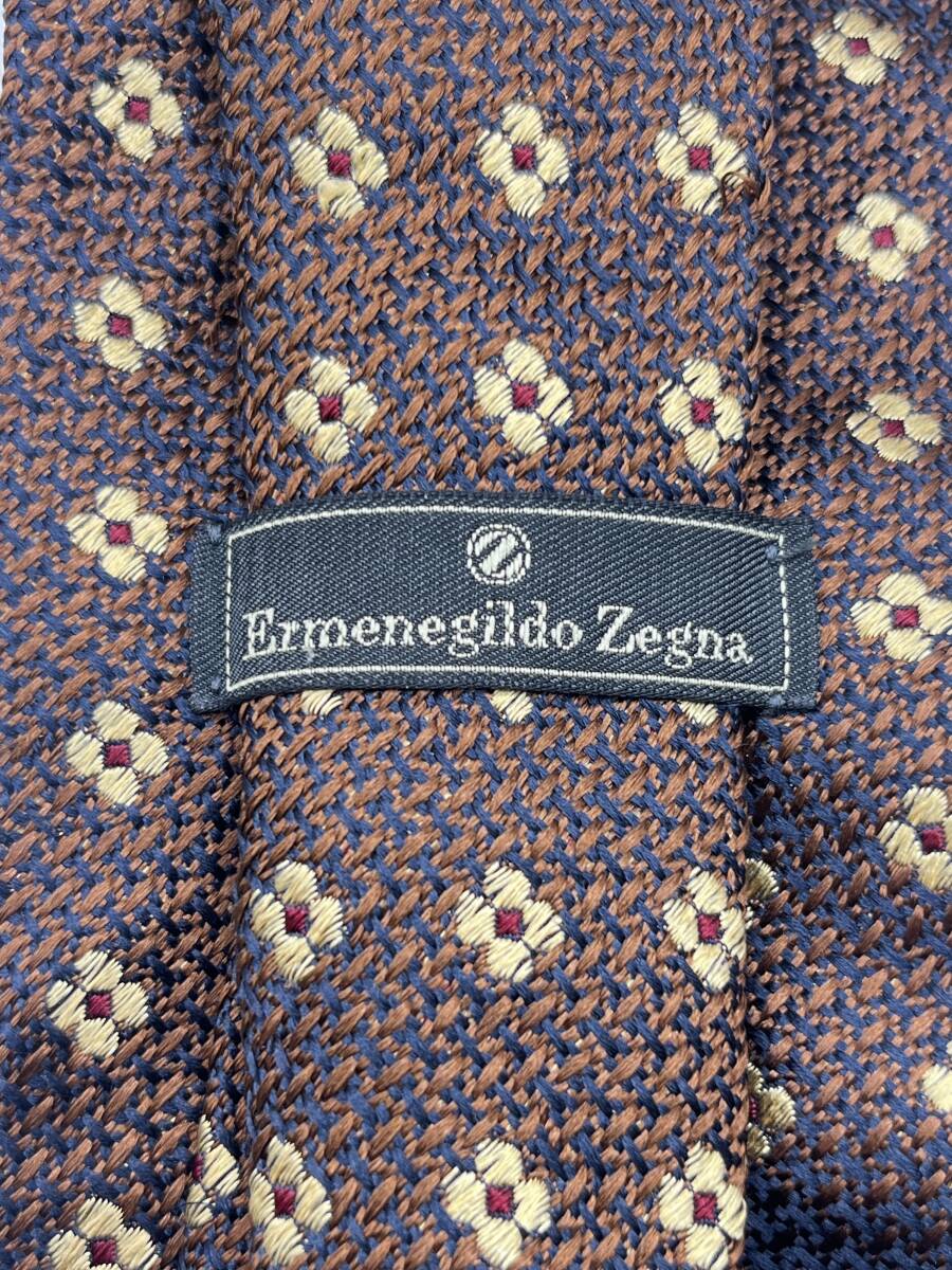 【美品/高級ブランド】ErmenegildoZegna（エルメネジルドゼニア） ネクタイ スーツに高級感をあたえるシックなブラウンデザイン 裏地ブルー_画像2